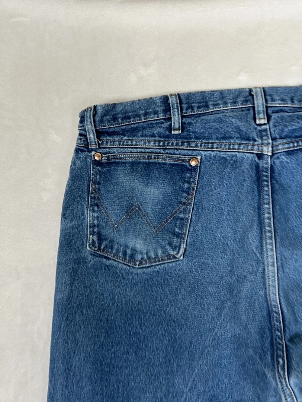 Vintage Wrangler 13MWZ Blue Denim Regular Fit Cowboy Jeans Size 40x34 READ